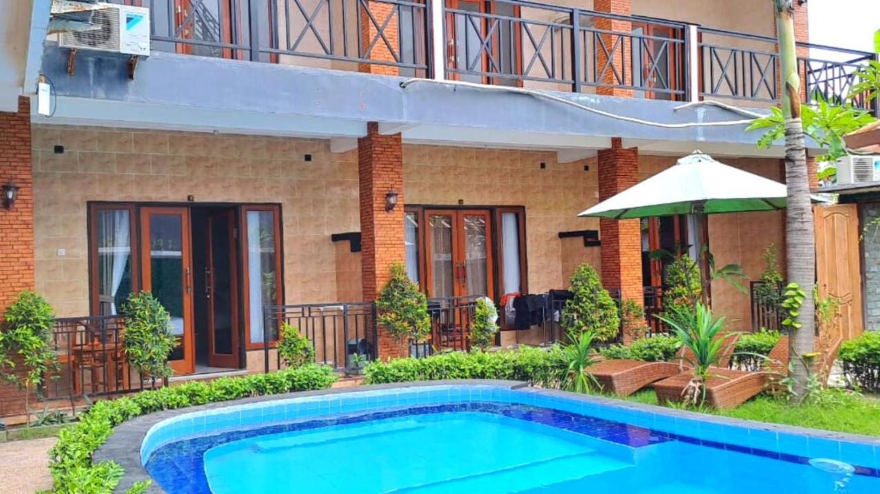 Wahyuga Sari Guest House Nita Salon & Spa Lembongan Exterior photo